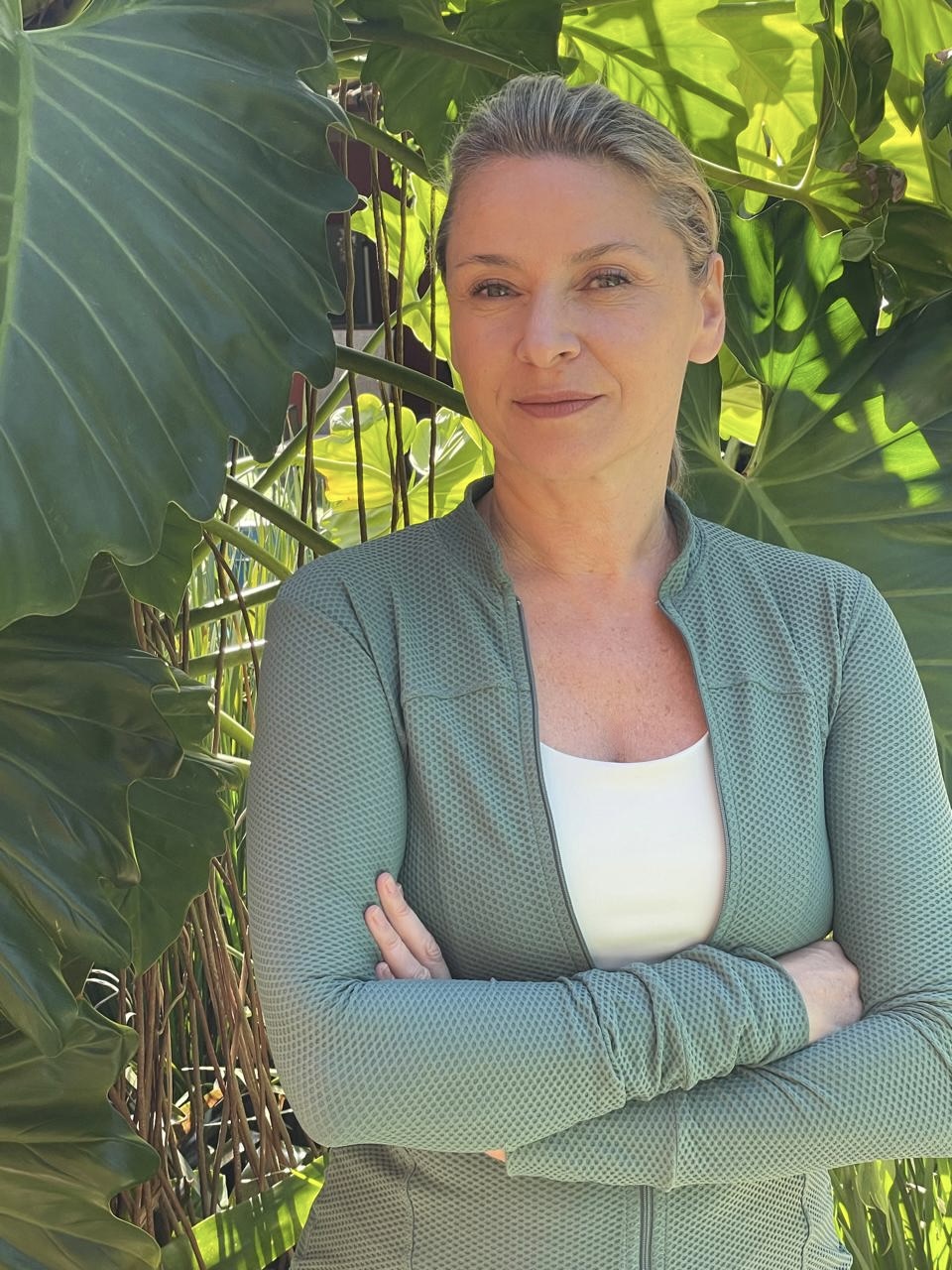 Femme respirant en pleine conscience